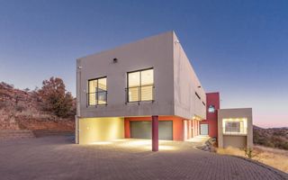 5 Bedroom House To Rent in Windhoek South