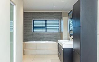 5 Bedroom House To Rent in Windhoek South