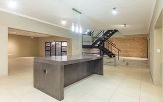5 Bedroom House For Sale in Windhoek South, Windhoek