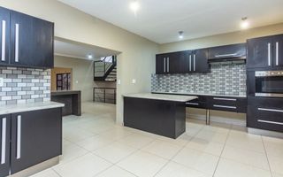 5 Bedroom House For Sale in Windhoek South, Windhoek