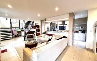 3 Bedroom Townhouse For Sale in Kleine Kuppe, Windhoek