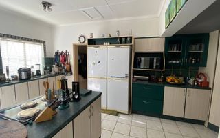 3 Bedroom House For Sale in Academia