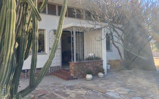 3 Bedroom House For Sale in Academia