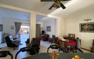 3 Bedroom House For Sale in Academia