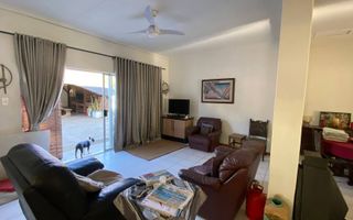 3 Bedroom House For Sale in Academia