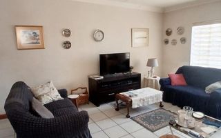 3 Bedroom House For Sale in PIONIERS PARK EXT 1