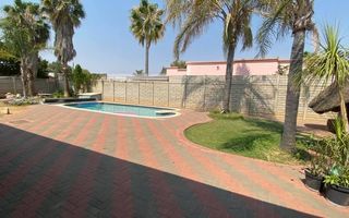 4 Bedroom House For Sale in Academia