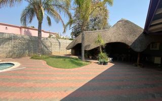 4 Bedroom House For Sale in Academia