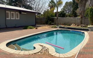 4 Bedroom House For Sale in Academia