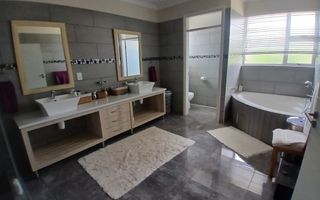 3 Bedroom House For Sale in Omeya Golf Estate