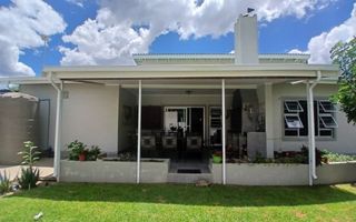 3 Bedroom Townhouse For Sale in Okahandja