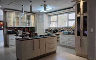 4 Bedroom House For Sale in Omeya Golf Estate