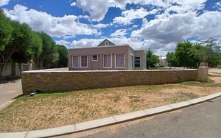 4 Bedroom House For Sale in Omeya Golf Estate