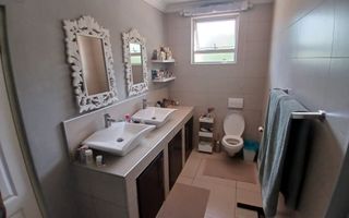 4 Bedroom House For Sale in Omeya Golf Estate