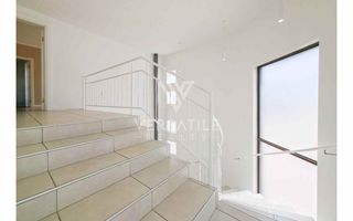 4 Bedroom House To Rent in Long Beach