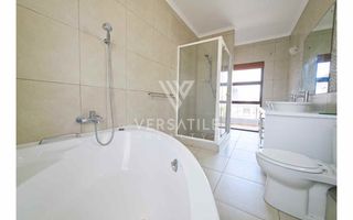 4 Bedroom House To Rent in Long Beach