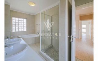 4 Bedroom House To Rent in Long Beach