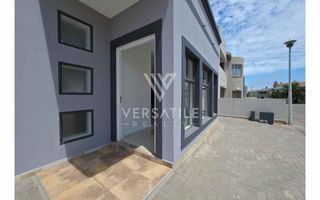 4 Bedroom House To Rent in Long Beach