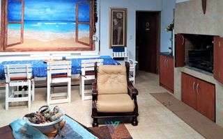 4 Bedroom House For Sale in Henties Bay Central