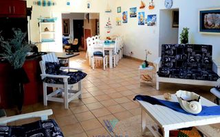 4 Bedroom House For Sale in Henties Bay Central