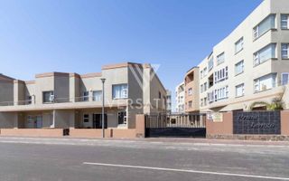 2 Bedroom Apartment/Penthouse For Sale in Long Beach