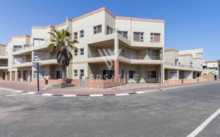 2 Bedroom Apartment/Penthouse For Sale in Long Beach