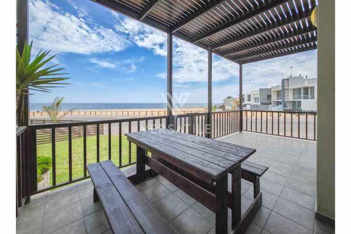 3 Bedroom Townhouse To Rent in Long Beach
