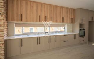 4 Bedroom House To Rent in ROSSMUND GOLF RESORT