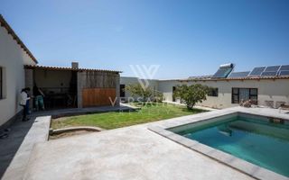 4 Bedroom Small Holding / Plot For Sale in River Plots