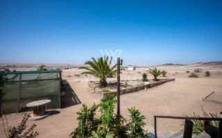 4 Bedroom Small Holding / Plot For Sale in River Plots