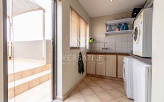 3 Bedroom Townhouse For Sale in Long Beach