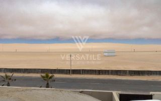 3 Bedroom Townhouse For Sale in Long Beach