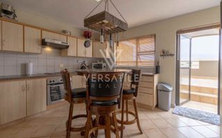 3 Bedroom Townhouse For Sale in Long Beach