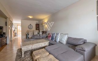 3 Bedroom Townhouse For Sale in Long Beach