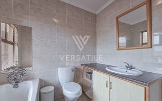 3 Bedroom Townhouse For Sale in Long Beach