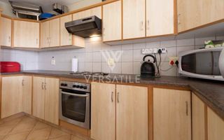 3 Bedroom Townhouse For Sale in Long Beach