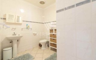 3 Bedroom Townhouse For Sale in Long Beach