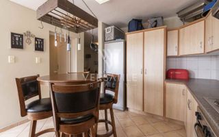 3 Bedroom Townhouse For Sale in Long Beach