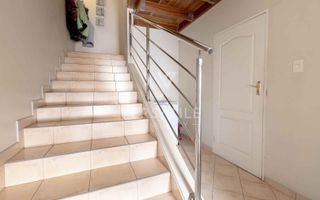 3 Bedroom Townhouse For Sale in Long Beach