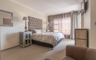 3 Bedroom Townhouse For Sale in Long Beach