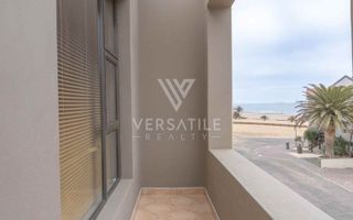 3 Bedroom Townhouse For Sale in Long Beach