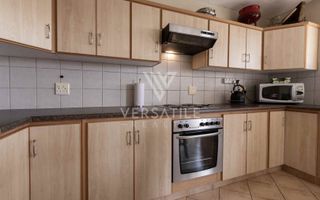 3 Bedroom Townhouse For Sale in Long Beach