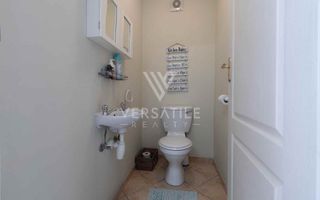 3 Bedroom Townhouse For Sale in Long Beach