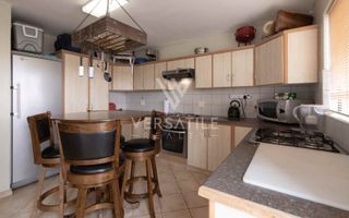 3 Bedroom Townhouse For Sale in Long Beach