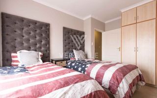 3 Bedroom Townhouse For Sale in Long Beach