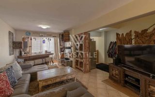 3 Bedroom Townhouse For Sale in Long Beach