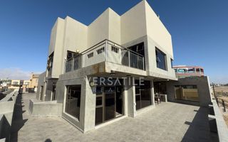 4 Bedroom House For Sale in Mile 4