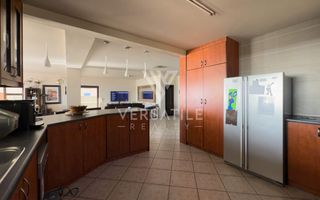 4 Bedroom House For Sale in Mile 4