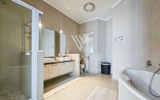 3 Bedroom Townhouse To Rent in Long Beach