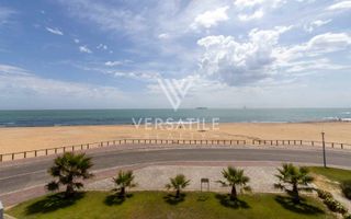 3 Bedroom Townhouse To Rent in Long Beach